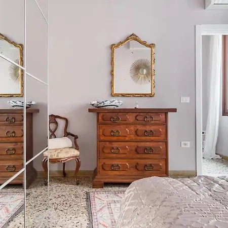 Ca' Della Scala شقة